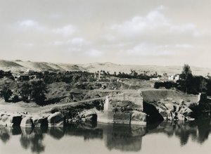 Vista de la isla Elefantina con el Nilo, Egipto, fotografía de Ugo Monneret de Villard