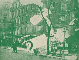 Un avión francés desciende en una calle de París, c. 1917-1919 de Unbekannt
