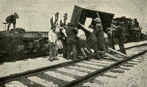 Un tren de mercancías especiales en los rieles de Unbekannt