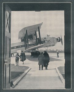 Un símbolo del mundo moderno - Pasajeros embarcando en el aeródromo de Croydon, c1935