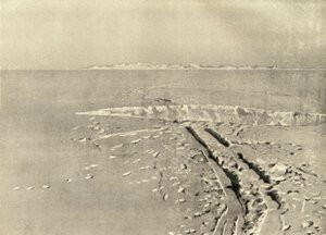 Una crevasse típica en superficie nivelada, c. 1908, 1909 de Unbekannt