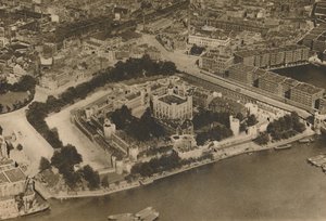 Una vista de su fortaleza inimaginada por Guillermo el Conquistador: La Torre desde el aire de Unbekannt