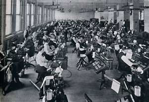 Vista de la batería más grande de máquinas de composición del mundo de Unbekannt