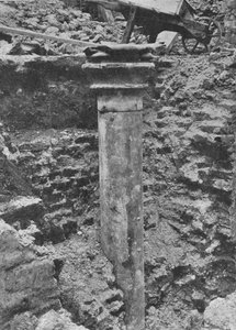 Una columna del salón del Priorato de Blackfriars, Ciudad de Londres, 1906 de Unbekannt