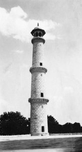 Un minarete en el Taj Mahal, Agra, India
