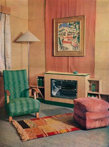 Una sala de estar con una pintura de J.D. Fergusson sobre la chimenea de Unbekannt