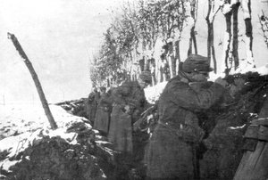 Una trinchera llena de infantería de reserva, Pas-de-Calais, Francia, invierno, 1915 de Unbekannt