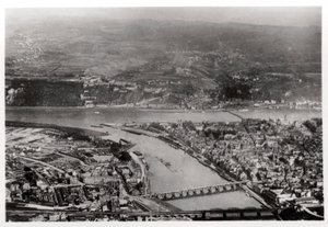 Vista aérea de Coblenza, Renania-Palatinado, Alemania, desde un zepelín