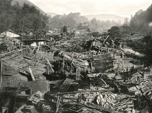 Después del terremoto, Gifu, Japón