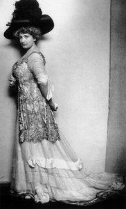 Alma Mahler, socialité y compositora austriaca, c. 1908