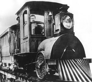 El inventor estadounidense Thomas Alva Edison a bordo de un ferrocarril eléctrico, 1892 de Unbekannt