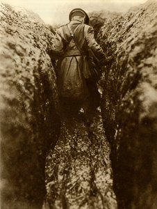 Un oficial en las trincheras, Francia, Primera Guerra Mundial, 1916, 1935 de Unbekannt