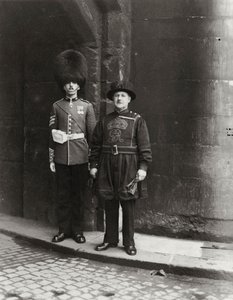 Antiguo y Moderno en la Torre de Londres, siglo XX