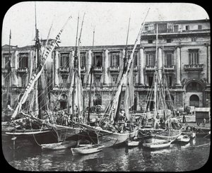 En el muelle, puerto de Messina, Sicilia, Italia, finales del siglo XIX o principios del XX de Unbekannt