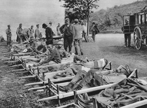 Soldados austriacos camino al hospital, Batalla del Isonzo, Primera Guerra Mundial, 1915 de Unbekannt