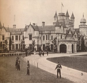 Castillo de Balmoral, residencia de Sus Majestades en las Tierras Altas, c1916