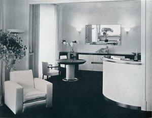 Esquina del bar de un comedor diseñado por Jacques Adnet, c. 1940 de Unbekannt