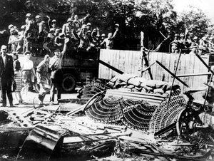 Barricadas erigidas cerca de la Place de la Concorde, París, agosto de 1944 de Unbekannt