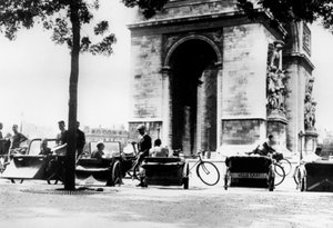 Taxis en bicicleta en la Place d