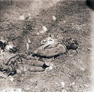 Cuerpos de soldados muertos, c. 1914-c. 1918 de Unbekannt