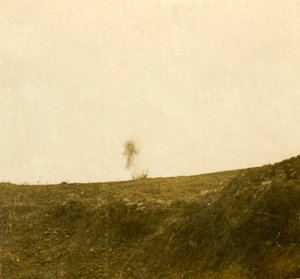 Bomba explotando, c1914-c1918 de Unbekannt