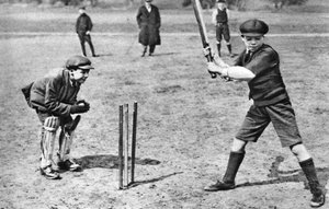 Niños jugando al cricket en Parliament Hill Fields, Londres, 1926-1927 de Unbekannt