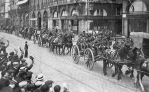 Artillería a caballo británica en Rouen, Francia, agosto de 1914, 1926