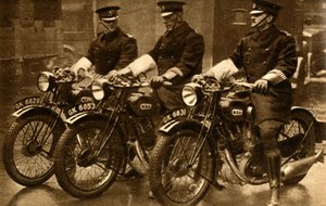 Policía británica en motocicletas BSA, 1931, 1933