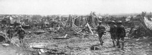 Soldados británicos explorando las ruinas de Albert, Somme, Francia, 22 de agosto de 1918 de Unbekannt