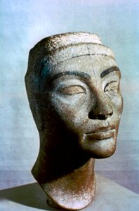 Busto de Nefertiti, Egipto, 1375 a.C. de Unbekannt