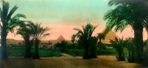 El Cairo: Pueblo cerca de las Pirámides de Gizeh, c1918-c1939 de Unbekannt