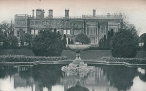Castillo Ashby, Northants: Lado sur, con fuente, c. 1915 de Unbekannt