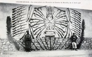 Armas capturadas de la batalla de Menabha, Colomb-Béchar, Argelia, c. 1910 de Unbekannt