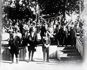 Ceremonia con dignatarios y funcionarios, c1914-c1918 de Unbekannt