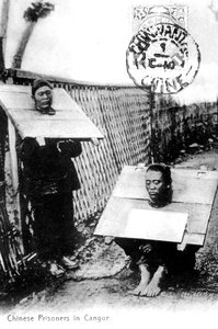 Prisioneros chinos en cangues, 1910 de Unbekannt
