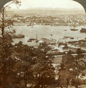 Christiania y su puerto ocupado, N.O. desde el Palacio Real de Ekeberg a la derecha, Noruega, c. 1905 de Unbekannt
