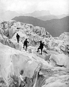 Escalando a través de la cascada de hielo de Bossons en el camino hacia el Mont Blanc, Suiza de Unbekannt