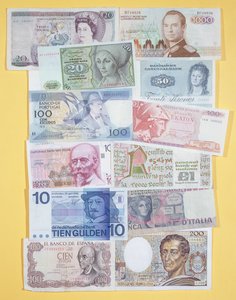 Colección de billetes europeos de finales del siglo XX