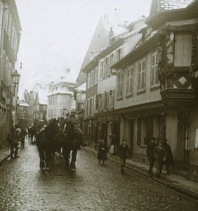 Columna de soldados alemanes, Ribeauvillé, Francia, c1914-c1918 de Unbekannt