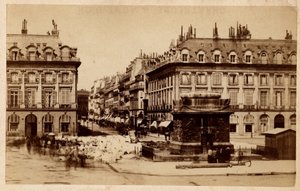 Comuna de París (1871) vista desde Place Vendome con la columna destruida
