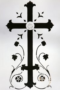 Cruz en la bóveda de una puerta blanca, París, Francia de Unbekannt