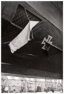Dirigible Zeppelin de la marina alemana dañado, Primera Guerra Mundial, 1914-1918 de Unbekannt