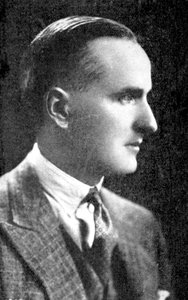 Denis George Mackail, novelista y cuentista inglés, principios del siglo XX
