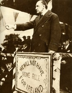 Edward Carson dando un discurso, 1912