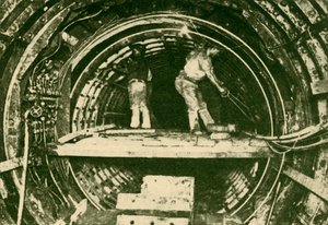Ampliación de túneles en el Ferrocarril de la Ciudad y el Sur de Londres, mostrando nuevos y viejos diámetros, 1930 de Unbekannt