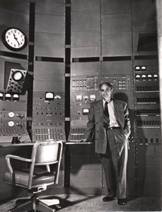 Enrico Fermi, físico nuclear estadounidense nacido en Italia, c1942 de Unbekannt