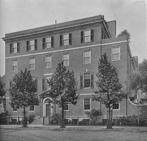 Fachada de entrada en East 57th Street, casa de la Sra. WK Vanderbilt, Ciudad de Nueva York, 1924 de Unbekannt