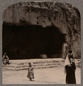 Entrada a las Tumbas de los Jueces, c1900