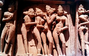 Escultura erótica, Templo Hindú, Khajuraho, India, 950 - 1050