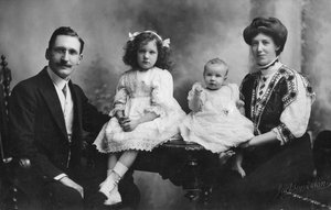 Retrato de familia, c1900s-c1910s de Unbekannt